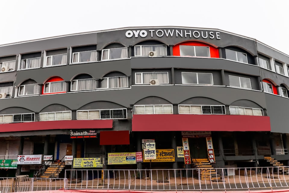 Townhouse Gandhi Hall, MG Road Indore, Indore