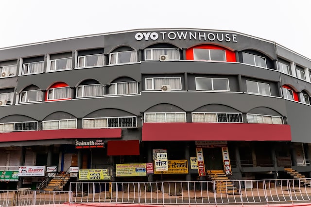 Townhouse Gandhi Hall