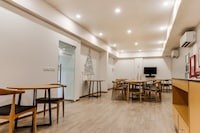 Super Townhouse Gandhi Hall