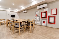 Super Townhouse Gandhi Hall