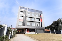 Townhouse Prithvi Resort Near Phoenix Palassio