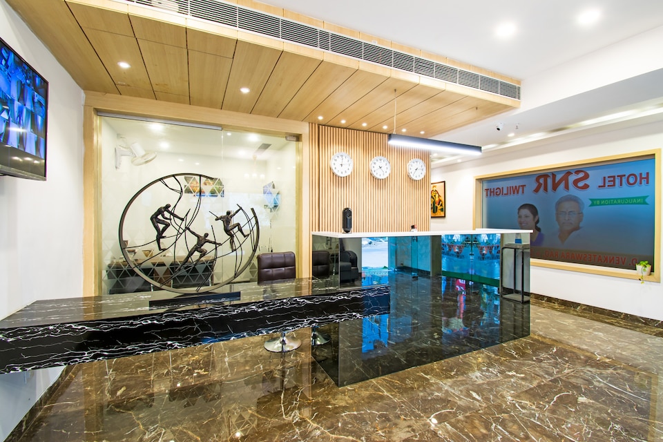 CAPITAL O75321 Hotel Snr Twilight, MG Road Vijayawada, Vijayawada