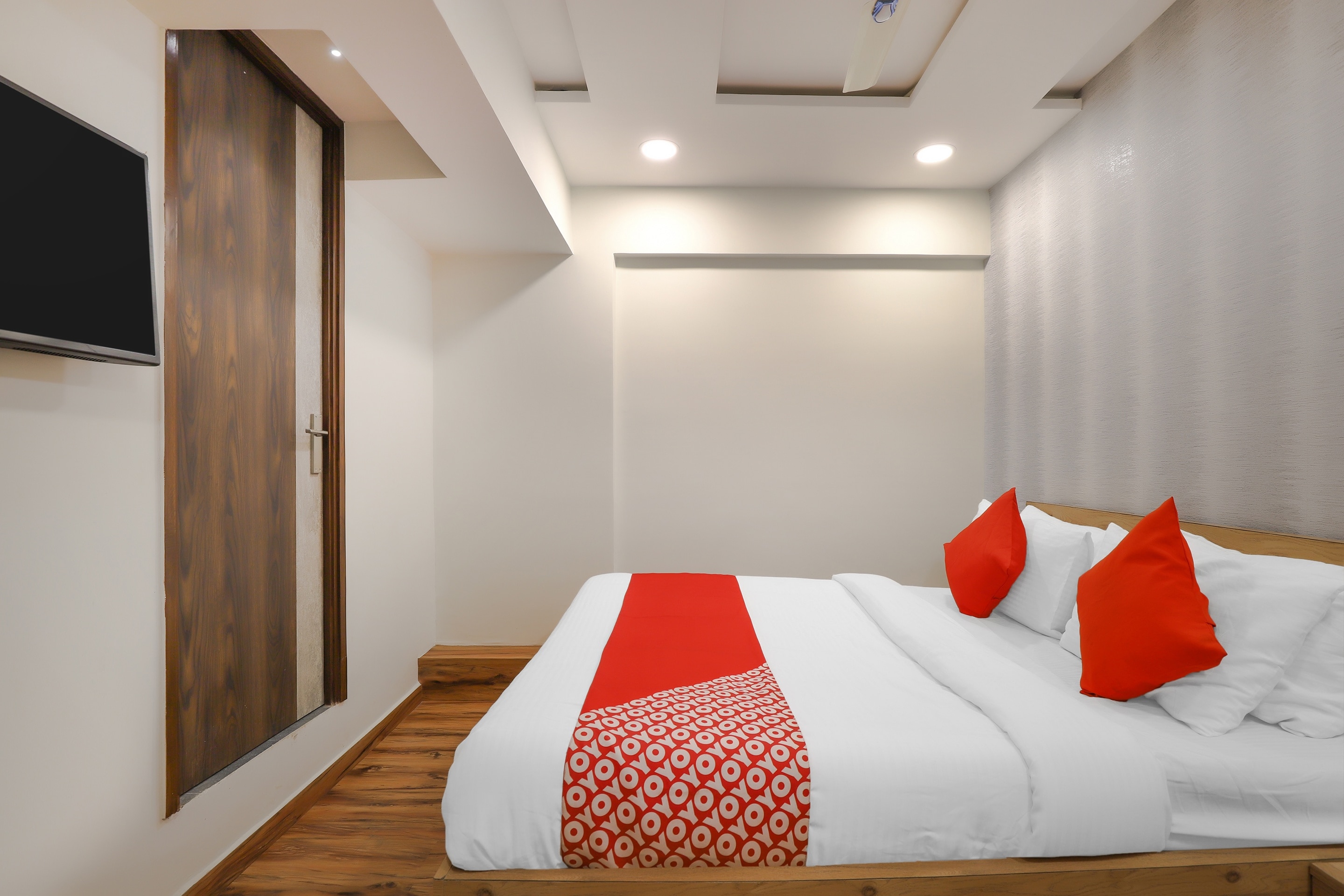 Budget Hotels In Iscon Cross Road Brts Bus Stop Ahmedabad For 