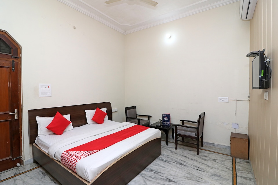 OYO 16270 Hotel Sweet Home, Civil Lines, Rudrapur