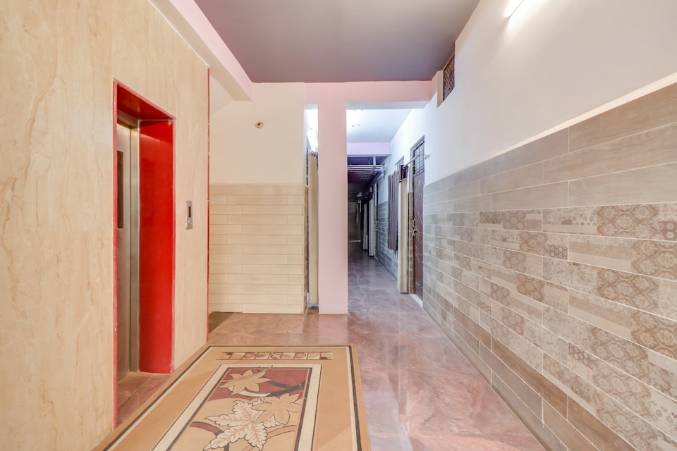 OYO 75345 Hotel Shree Urmila, Circuit House Allahabad, Prayagraj