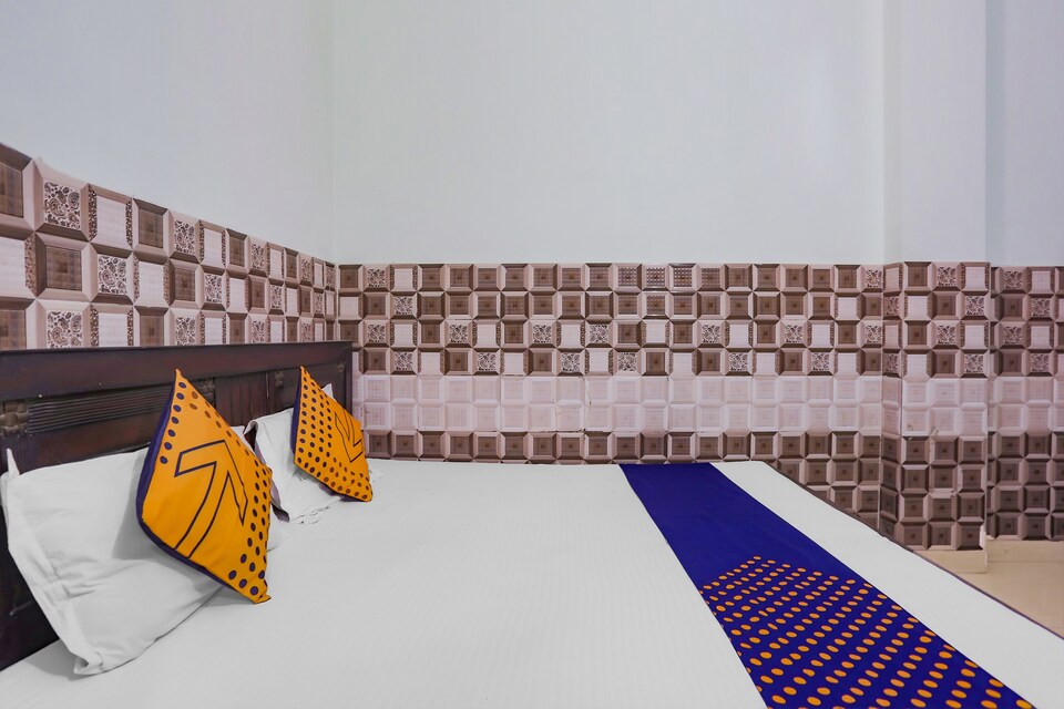 SPOT ON 75347 Hotel Himalaya, Moradabad, Moradabad