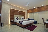 OYO 75358 AHM388-MOCA