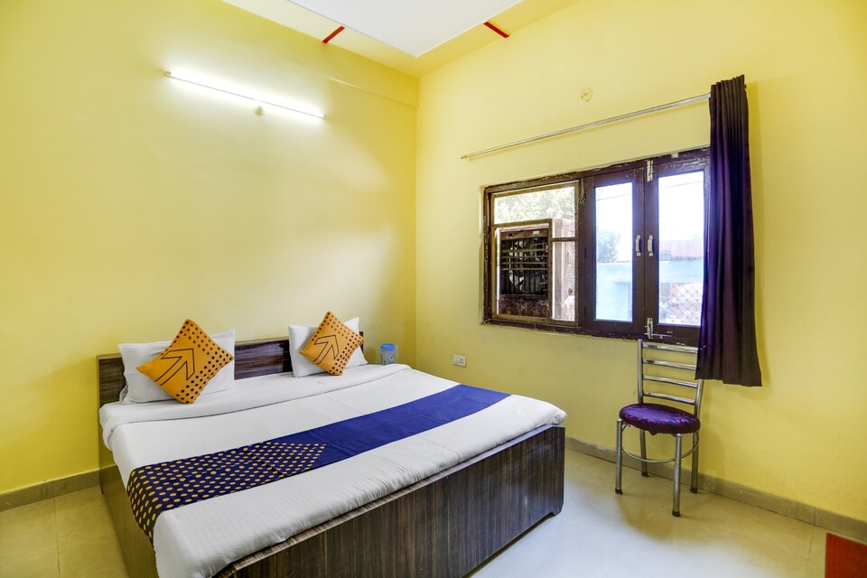 SPOT ON 75373 Hotel Gaur Krishna Seva Dham, Dholi Pyau Mathura, Mathura