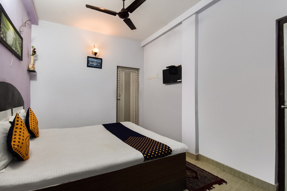 SPOT ON 75374 Emanuil Lodge, CT Road Puri, Puri