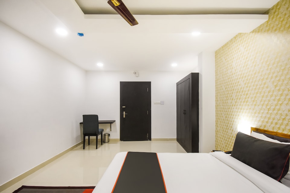 Hotel O Red Velvet Premium, Bhubaneswar, Bhubaneswar