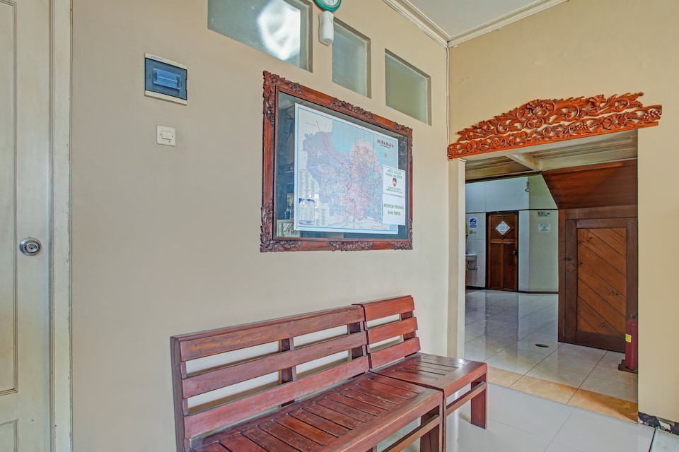 OYO 3981 Griyonur Homestay Syariah, Dukuh Pakis, Surabaya