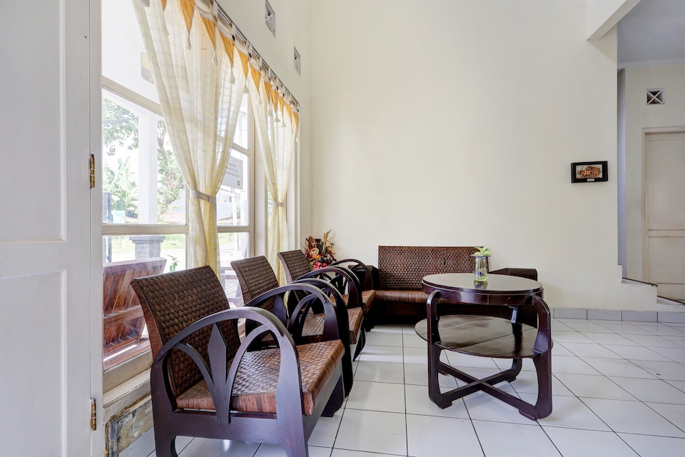 OYO 3985 Adenium Homestay, Jakal Atas, Sleman