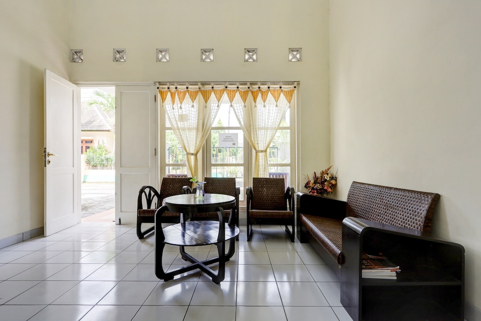 OYO 3985 Adenium Homestay, Jakal Atas, Sleman