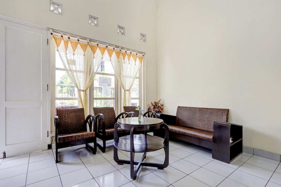 OYO 3985 Adenium Homestay, Jakal Atas, Sleman