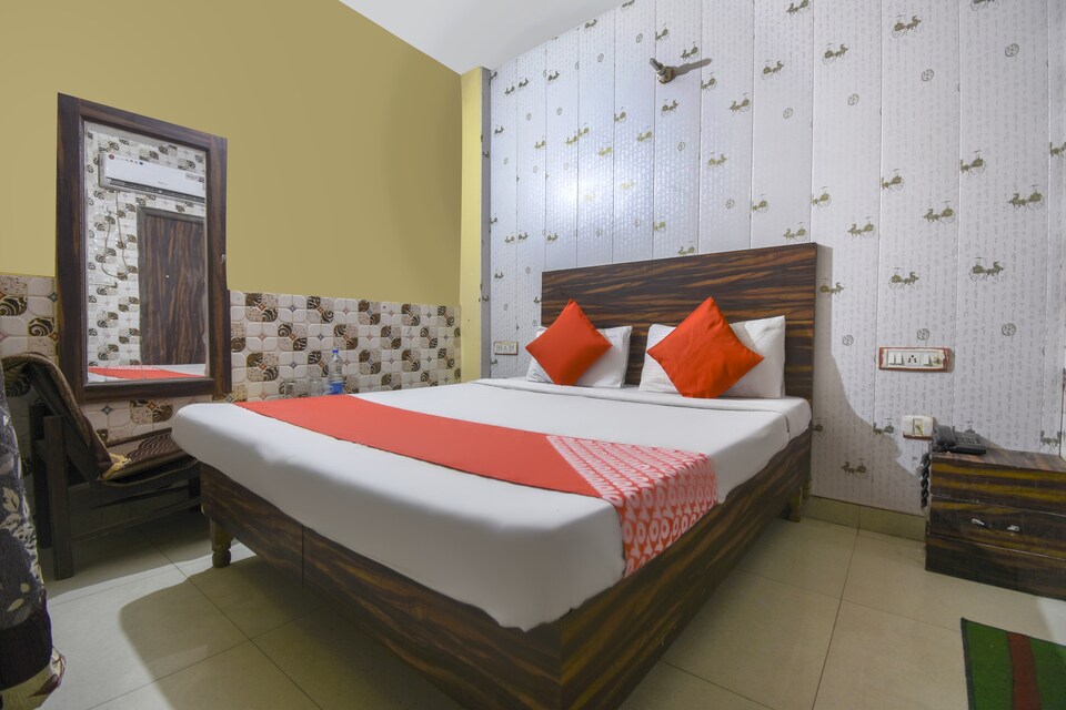 OYO 75400 Green City, Railway Station Chandigarh, Chandigarh