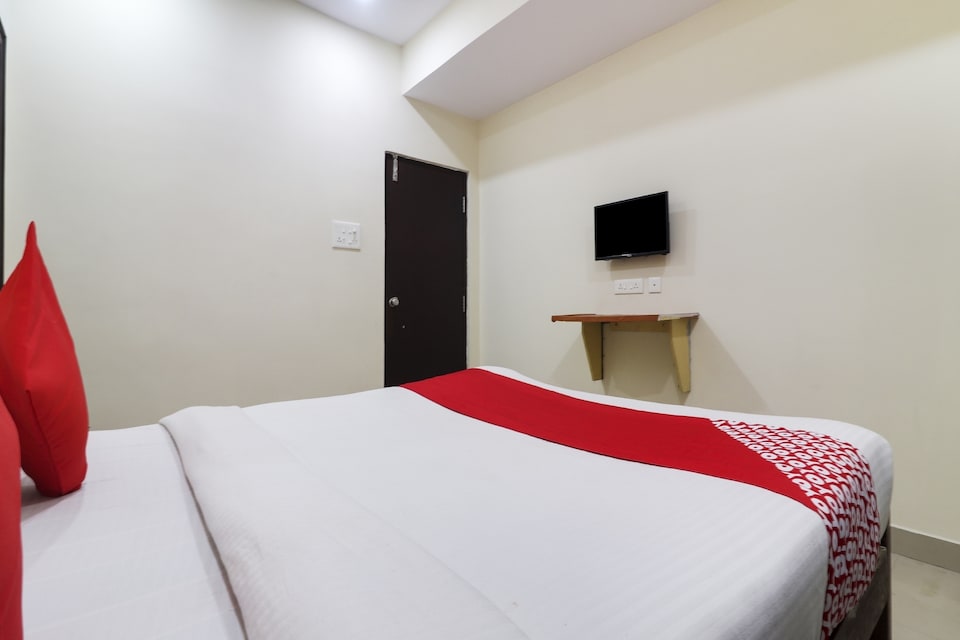 Flagship Hotel Audumbara Inn Near Shilparamam, Gachibowli, Hyderabad