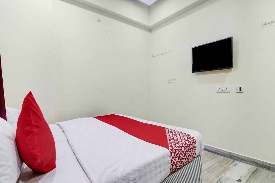 OYO 75403 A.R Residency, Kondapur, Hyderabad