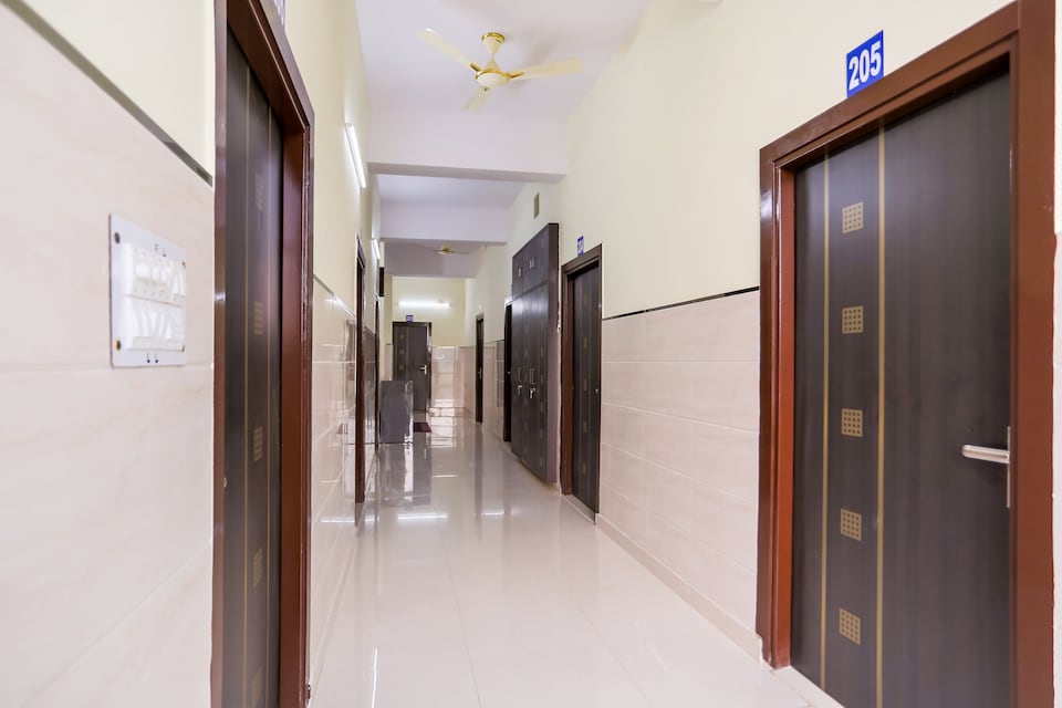 Hotel O Viraj Deluxe, North Delhi, Delhi