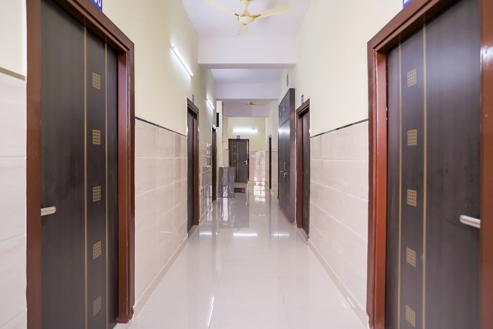 Hotel O Viraj Deluxe, North Delhi, Delhi