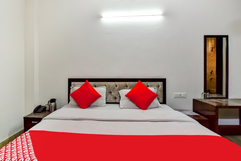 OYO 75436 South Delhi Inn, Nizamuddin Delhi, Delhi