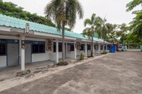 OYO 75322 Tha Burapa Resort Bangsean