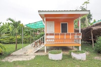 OYO 75325 Our House Tha Sao