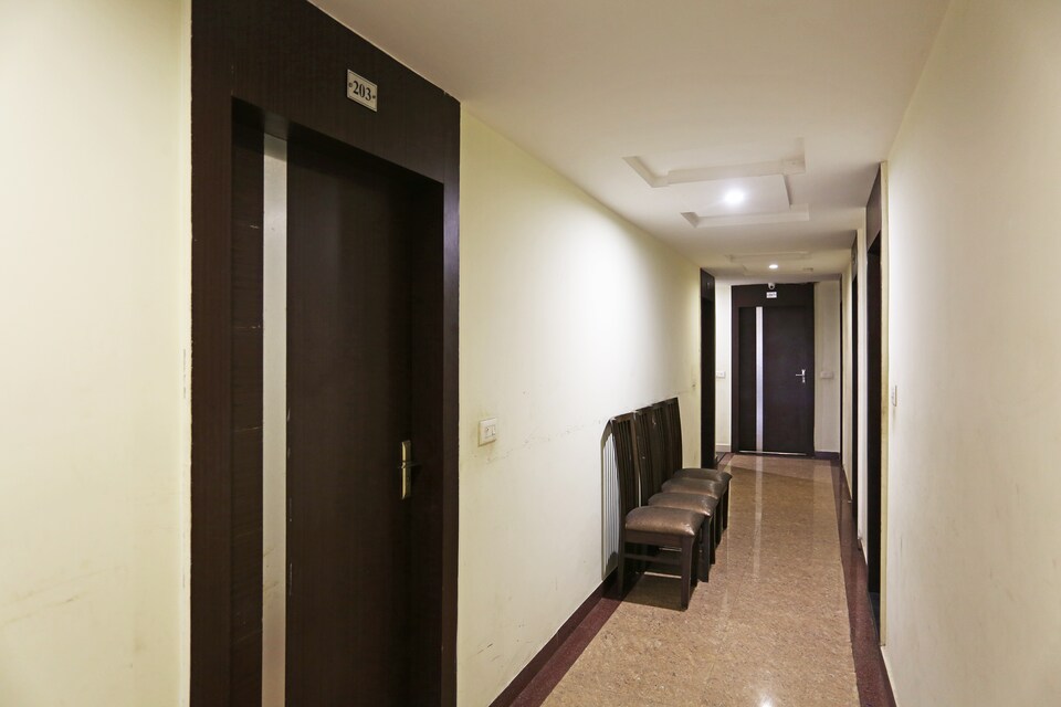 Collection O Mezbaan Regency, Station Road - Raipur, Raipur