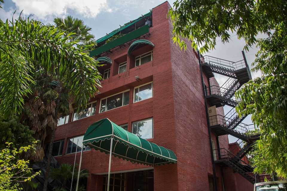 OYO 6360 Airport Centre Point, Bus Stand Nagpur, Nagpur