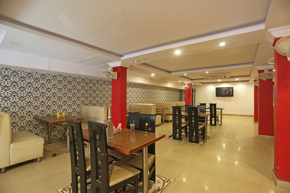 OYO Flagship 117 Hotel Prakash Palace, Lanka, Varanasi