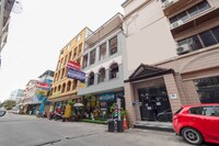 OYO 75327 Diyana Residence