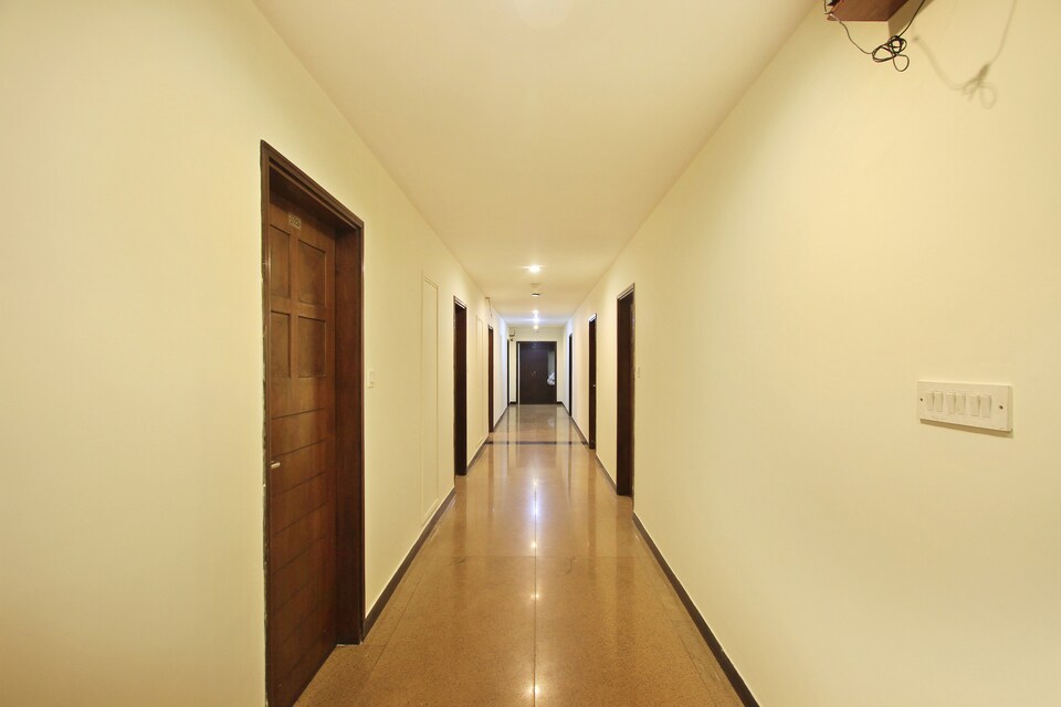 OYO 345 Hotel Red Mount Aquilla, BTM Madiwala Bangalore-II, Bangalore