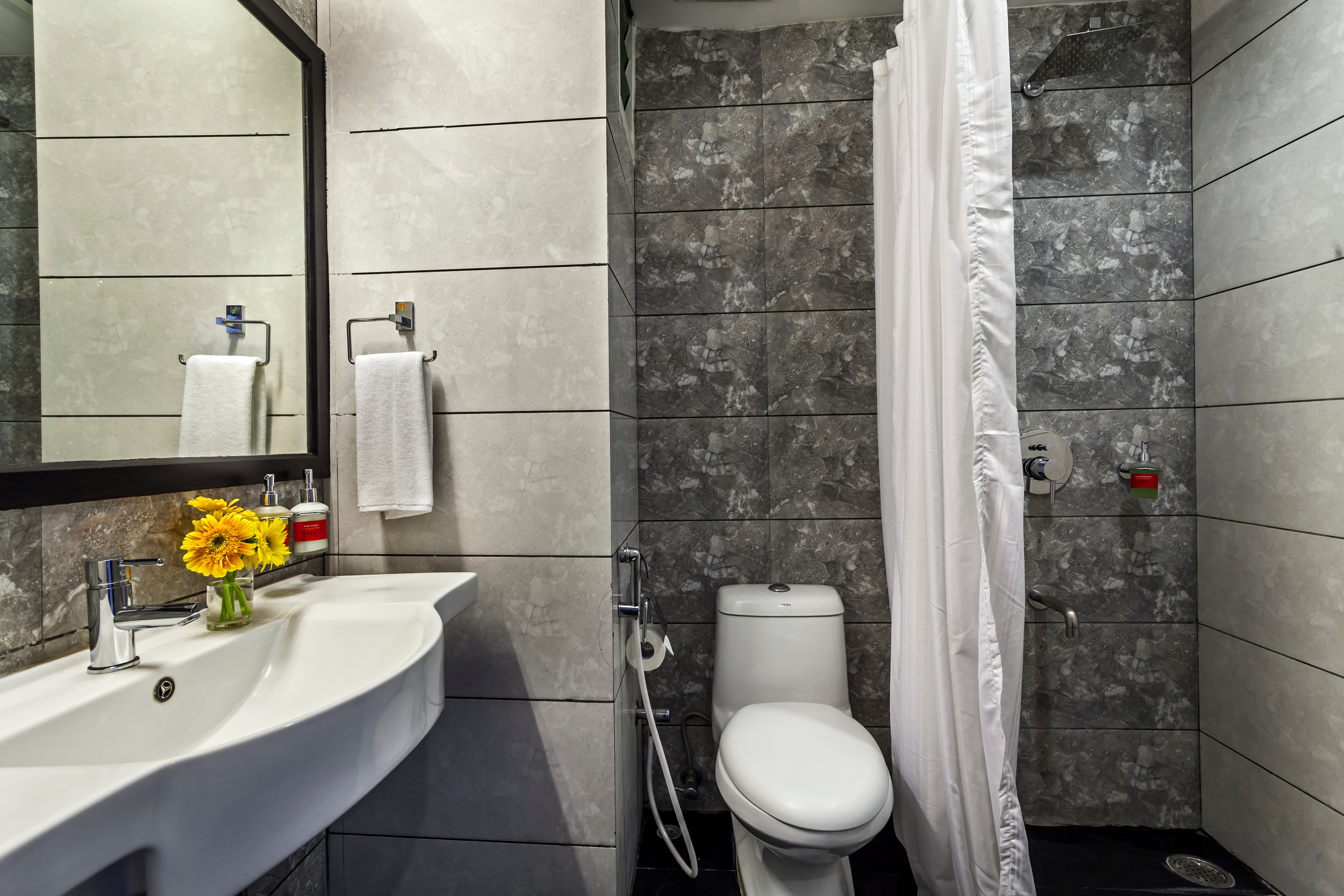 Super Townhouse Vidya Vihar,,4 star