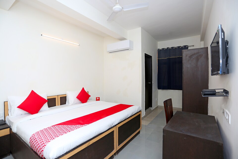 Flagship 75499 C-block Sector 41, Faridabad, Faridabad