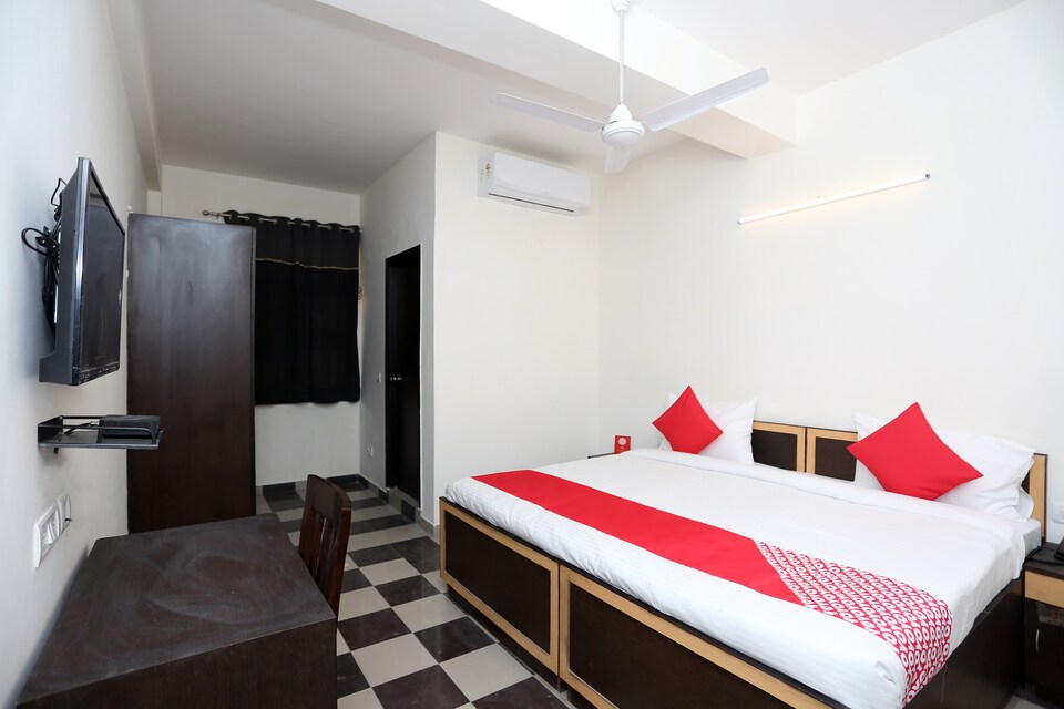 Flagship 75499 C-block Sector 41, Faridabad, Faridabad