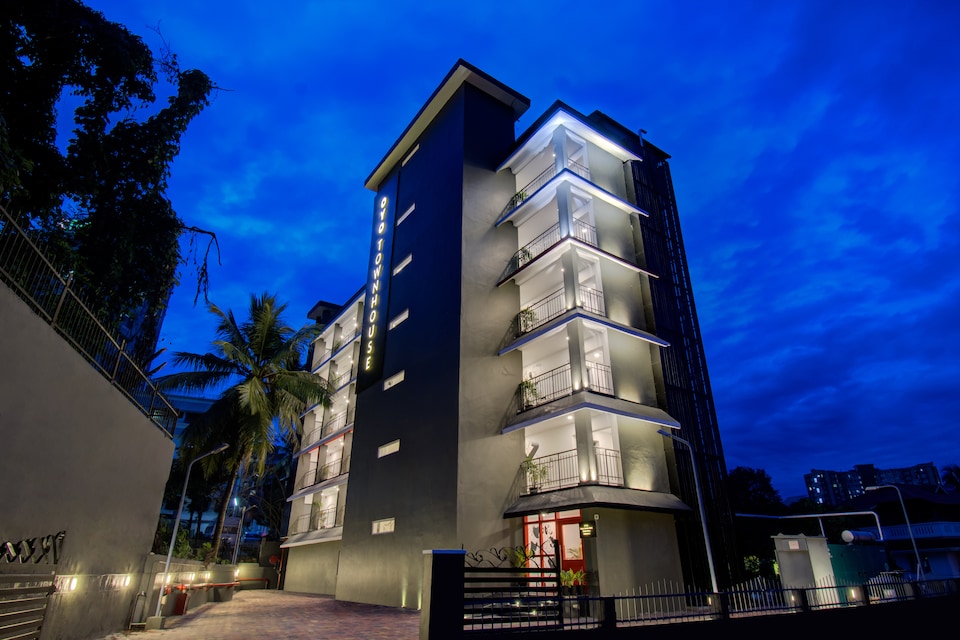 OYO Townhouse 061 GCDA Kakkanad Signal, Kakkanad Kochi, Kochi