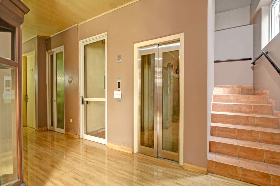 Hotel O Gambir Near Juanda Station Formerly Bunga Dahlia, Gambir, Jakarta