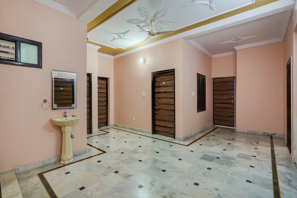 OYO Silk Inn, Gomti Nagar Lucknow, Lucknow