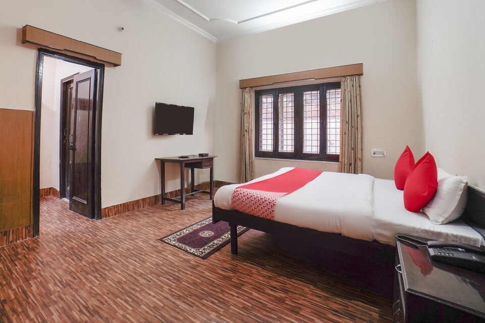 OYO Flagship 75529 Gk Villas, Chakrata Road Dehradun, Dehradun