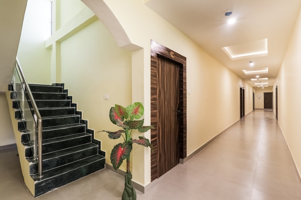  Hotel O S.R Inn, Khargapur, Lucknow