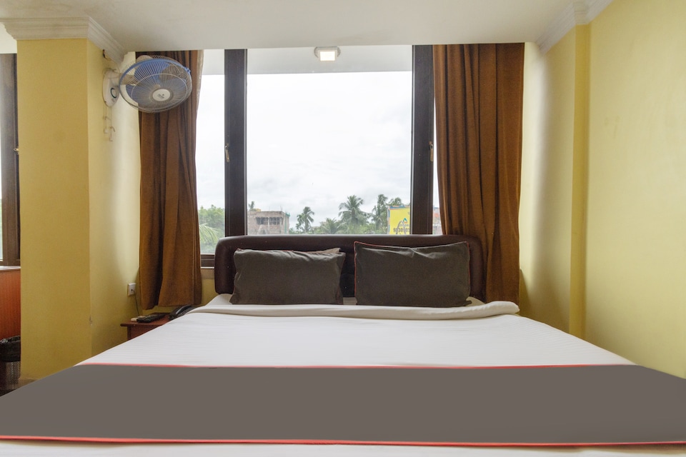 Super Collection O by OYO Raj Darbar Near City Centre, Rajarhat Kolkata, Kolkata