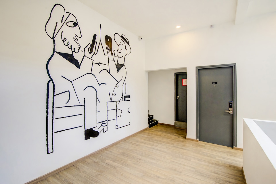 Hotel O Vivek, Chowk Allahabad, Prayagraj