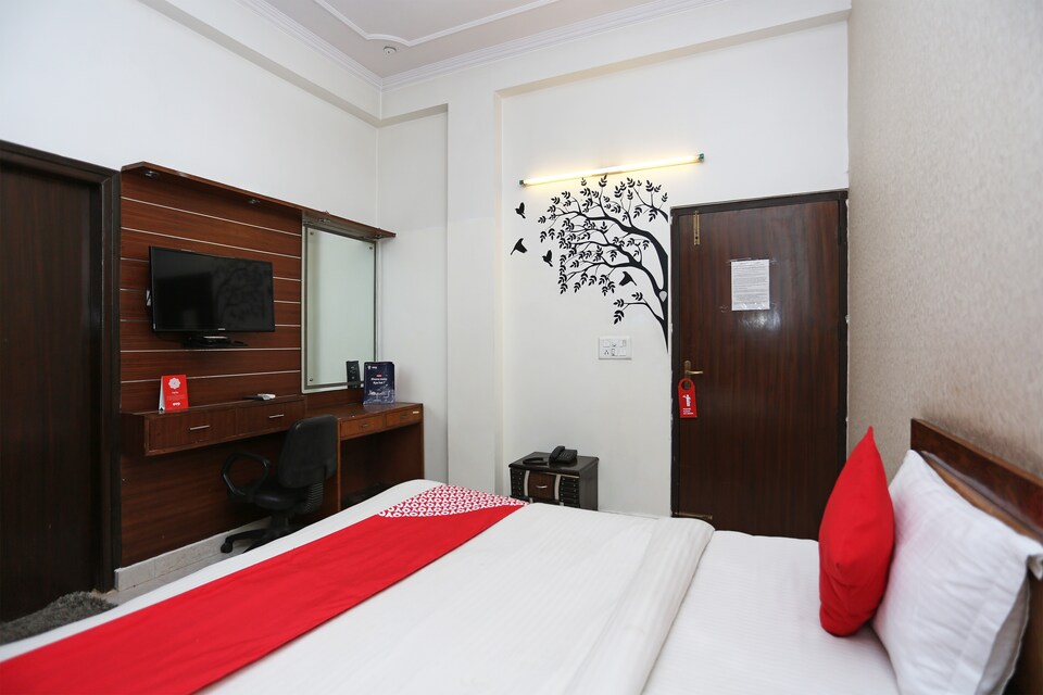 Flagship City View Near Kingdom Of Dreams, Sahara Mall Gurgaon, Gurgaon