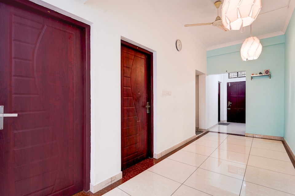 Hotel O Palarivattom Metro Station Formerly South Gate, Edapally Kochi, Kochi