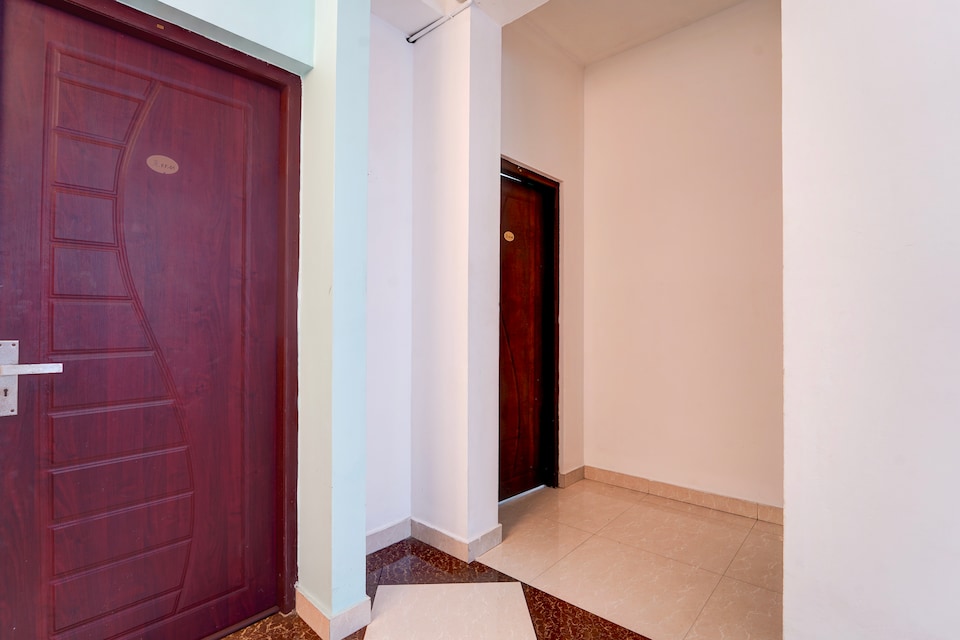 Hotel O Palarivattom Metro Station Formerly South Gate, Edapally Kochi, कोच्चि