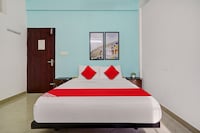 OYO Flagship Cozy Stay Near Palarivattom Metro Station