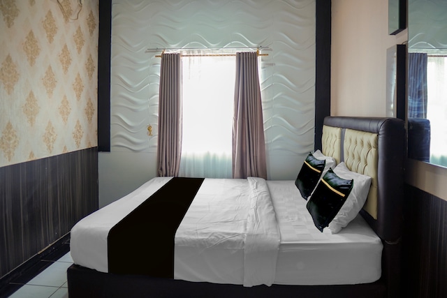 Hotel O near Tugu Simpang Haru formerly Zaara Guest House