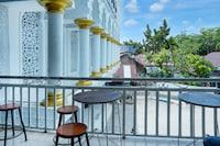 Hotel O near Tugu Simpang Haru formerly Zaara Guest House