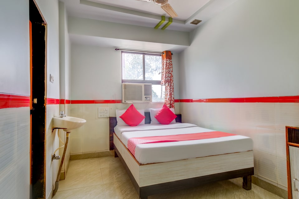 OYO 75571 Sai Pooja Lodging, Mumbai-Kalwa-Mumbra-Shilphata, Mumbai