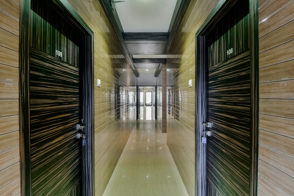 OYO 6371 Hotel Abrol, Mumbai Chembur-Kurla-Ghatkopar, Mumbai