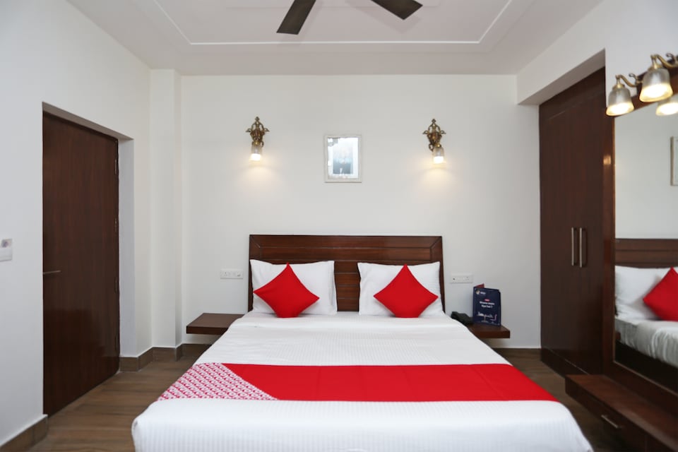 OYO Hotel O The Green Majestic, Dehradun Railway Station, देहरादून